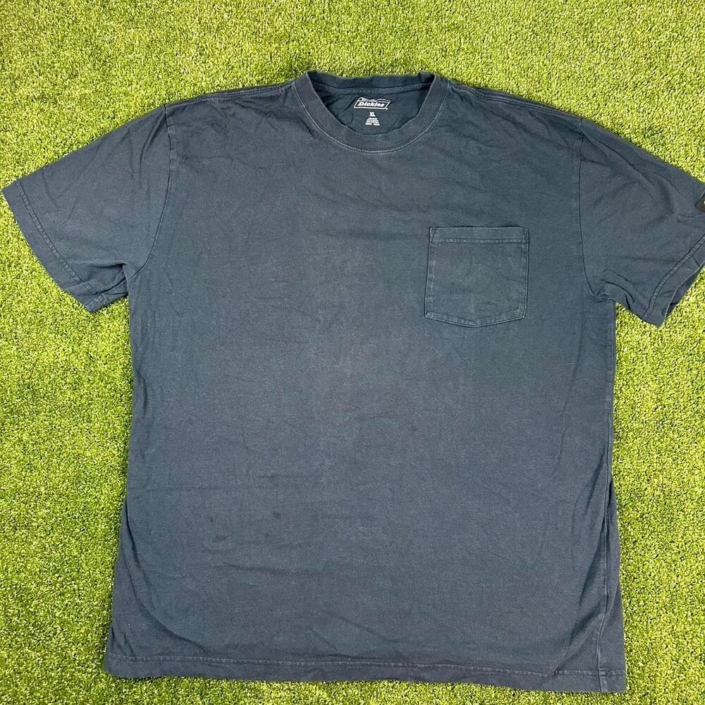 Dickies Men's Navy and Black T-shirt